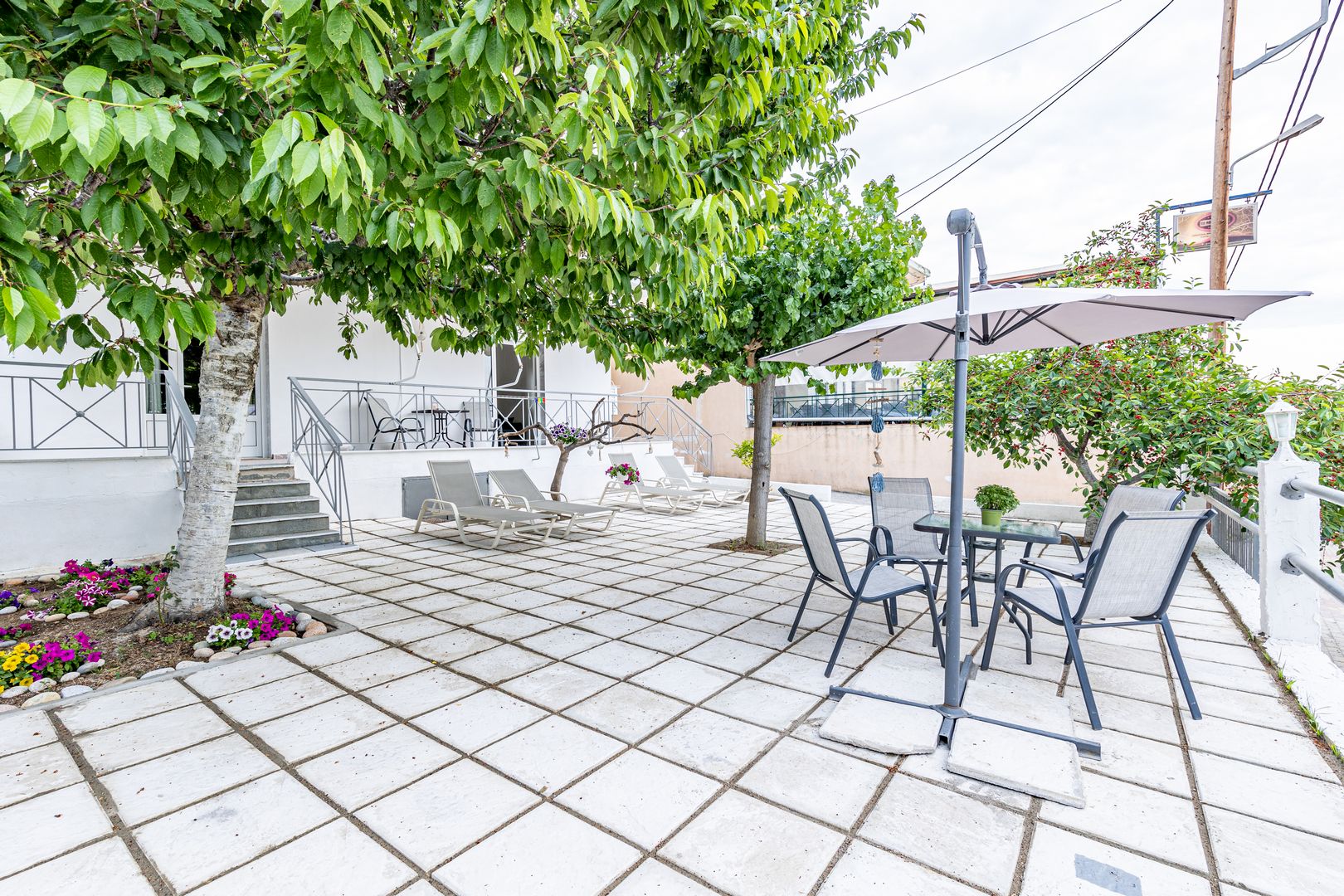 Skioni Apartments - Apartment Beach Front Ground Floor