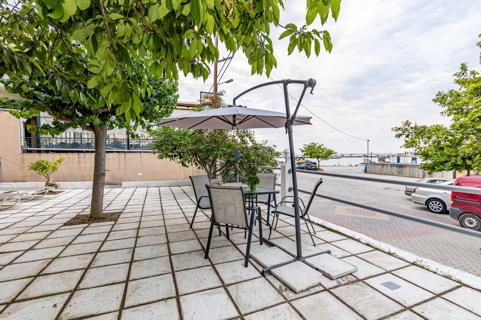 Skioni Apartments - Apartment Beach Front Ground Floor
