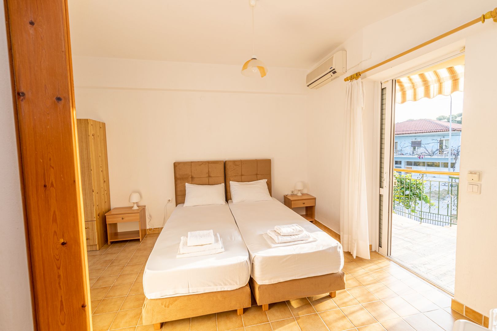 Skioni Studios - Double Sea View