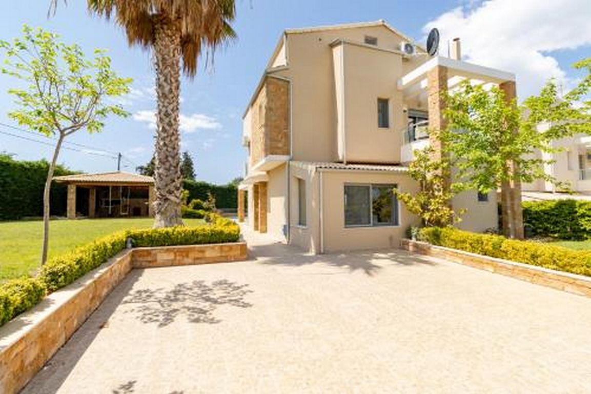 Villa Dina