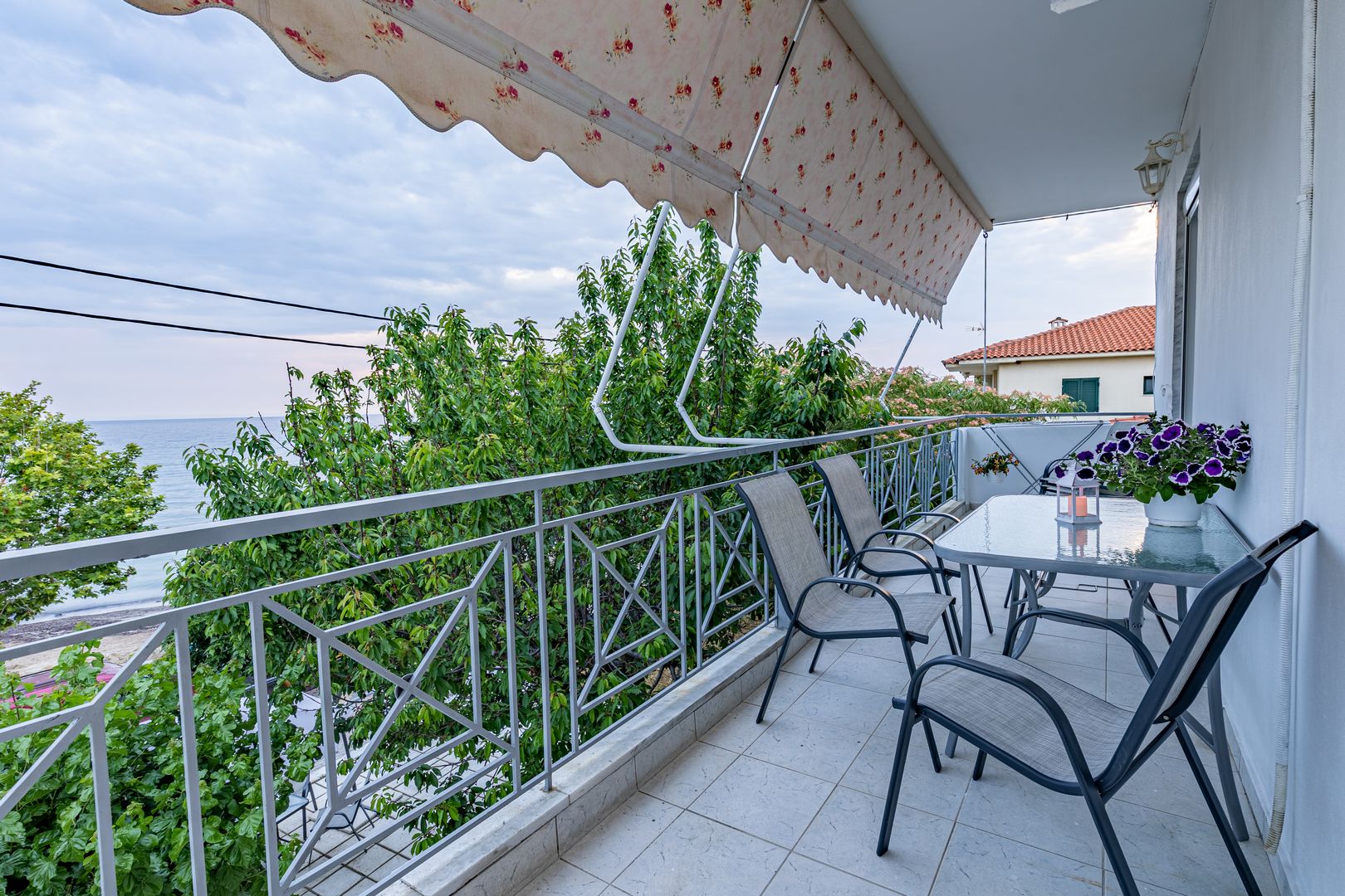 Skioni Apartments - Family Apartment Beach Front