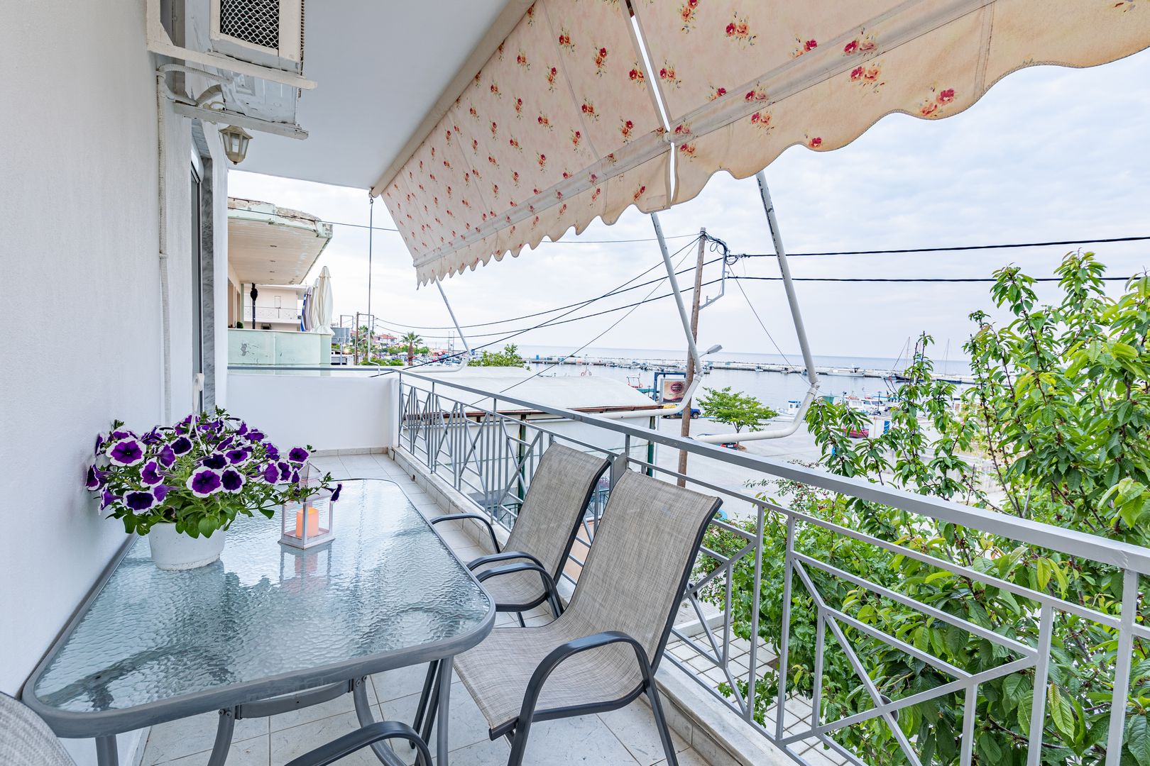 Skioni Apartments - Family Apartment Beach Front