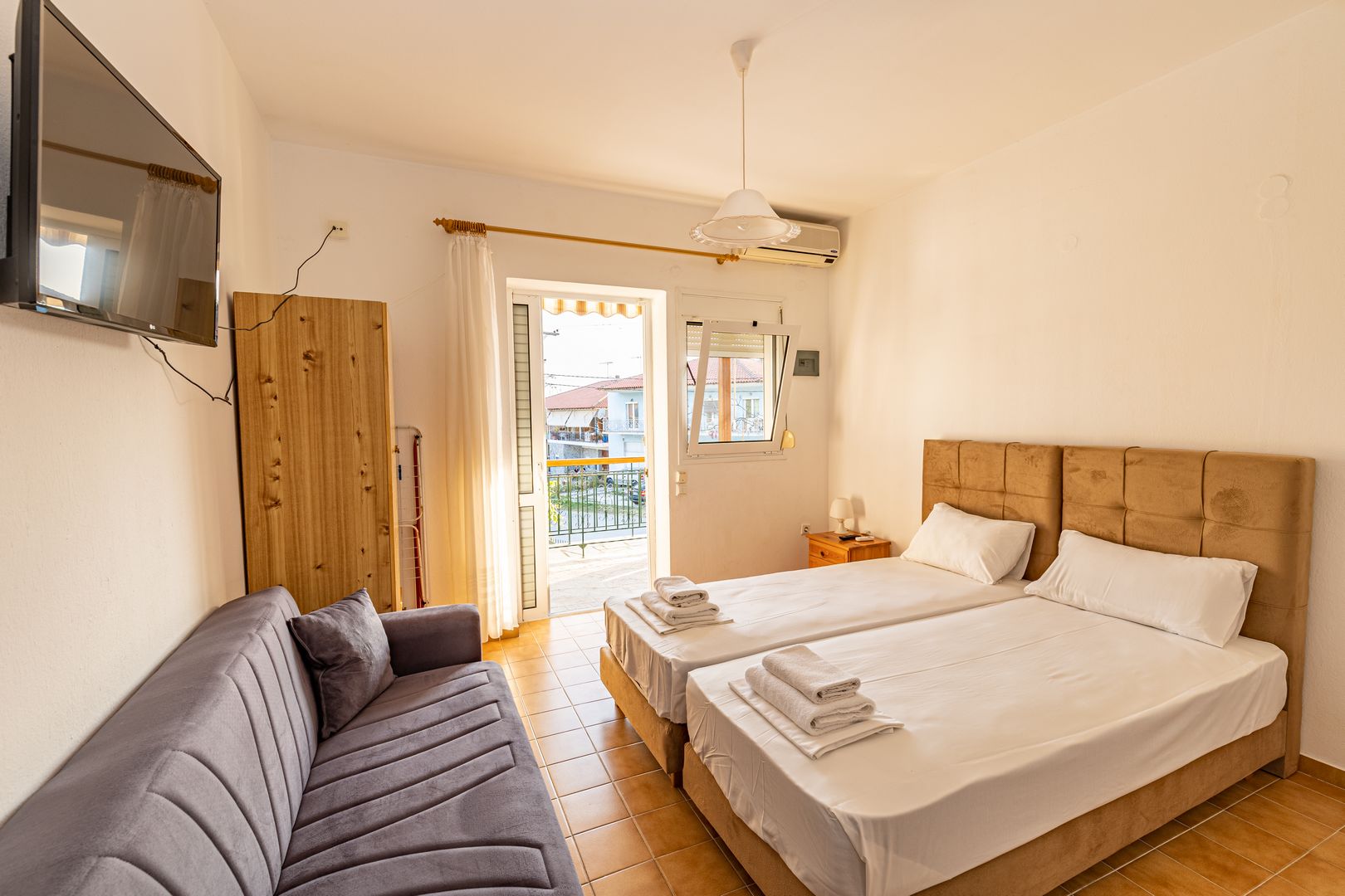 Skioni Studios - Triple room Sea View