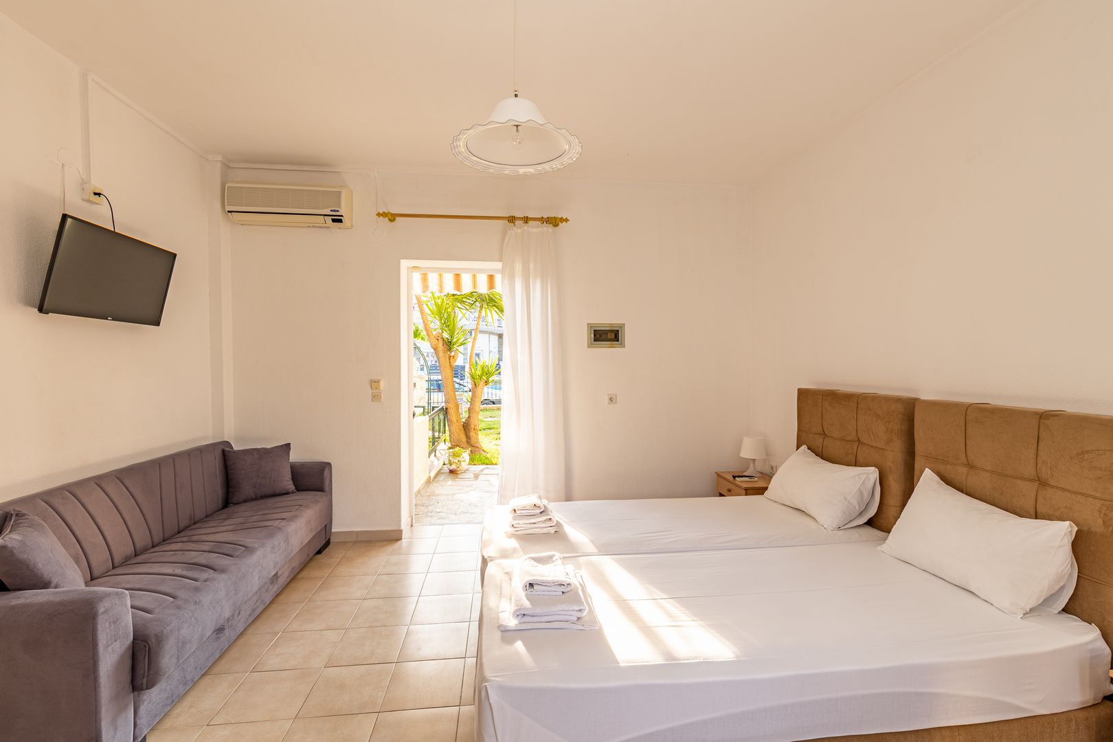 Skioni Studios - Triple room with Terrace
