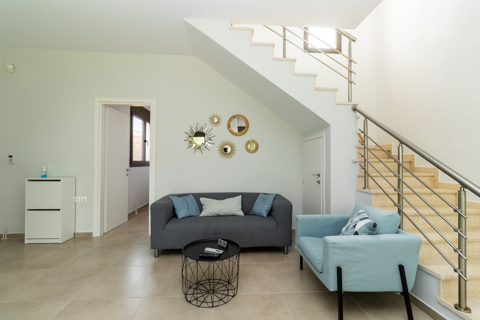 Friday Mood - Villa Pleasure